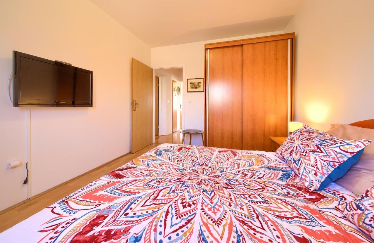 Apartman Noel クルク エクステリア 写真